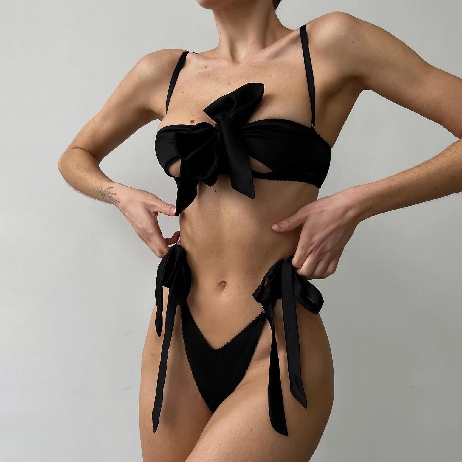 Bow 2-Piece Lingerie Set 040